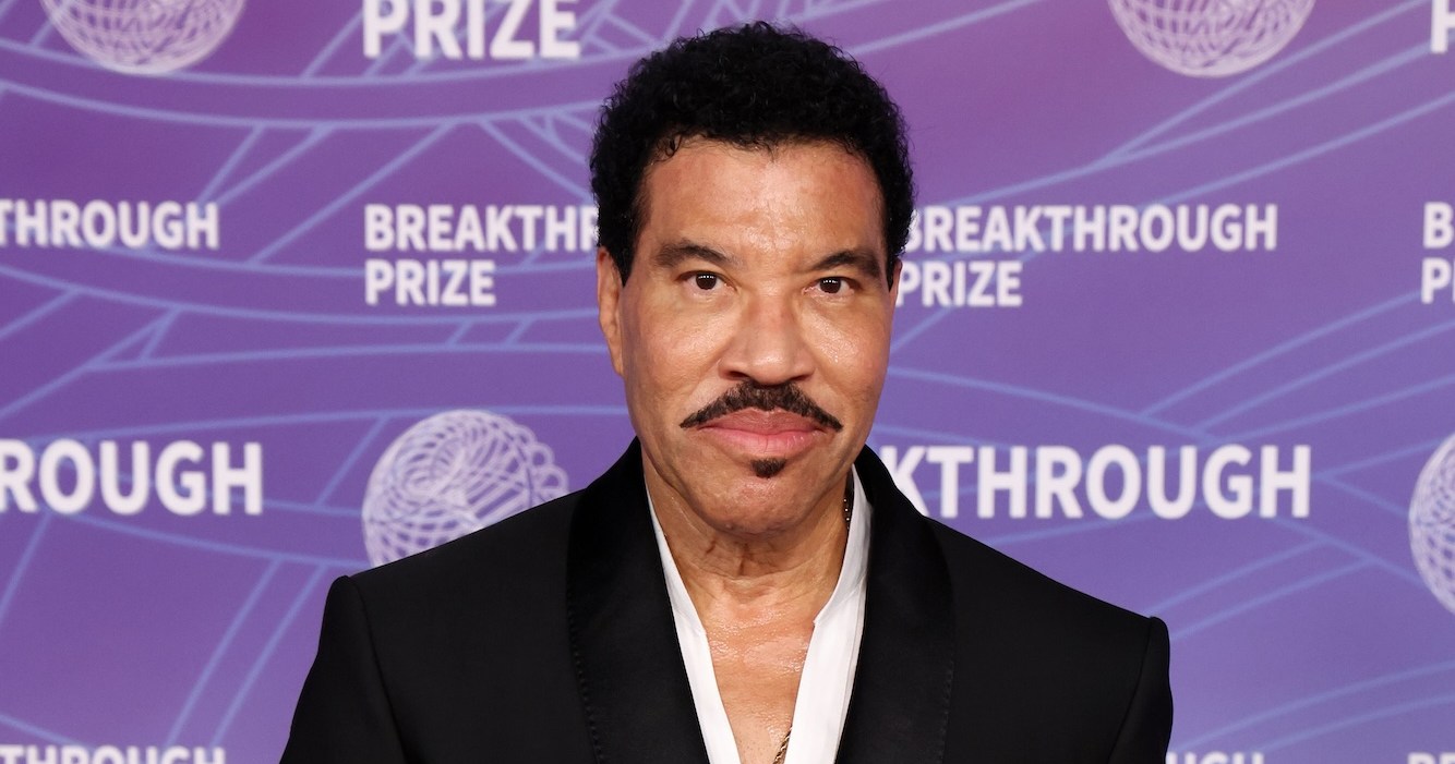 Lionel Richie's Health Scare: What Happened at His St. Louis Concert?